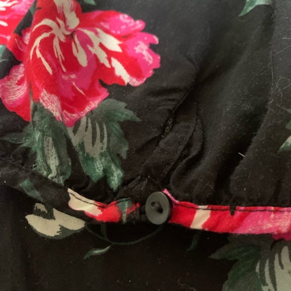 Old Navy Black & Rose Blouse - XL - Picture 7 of 7